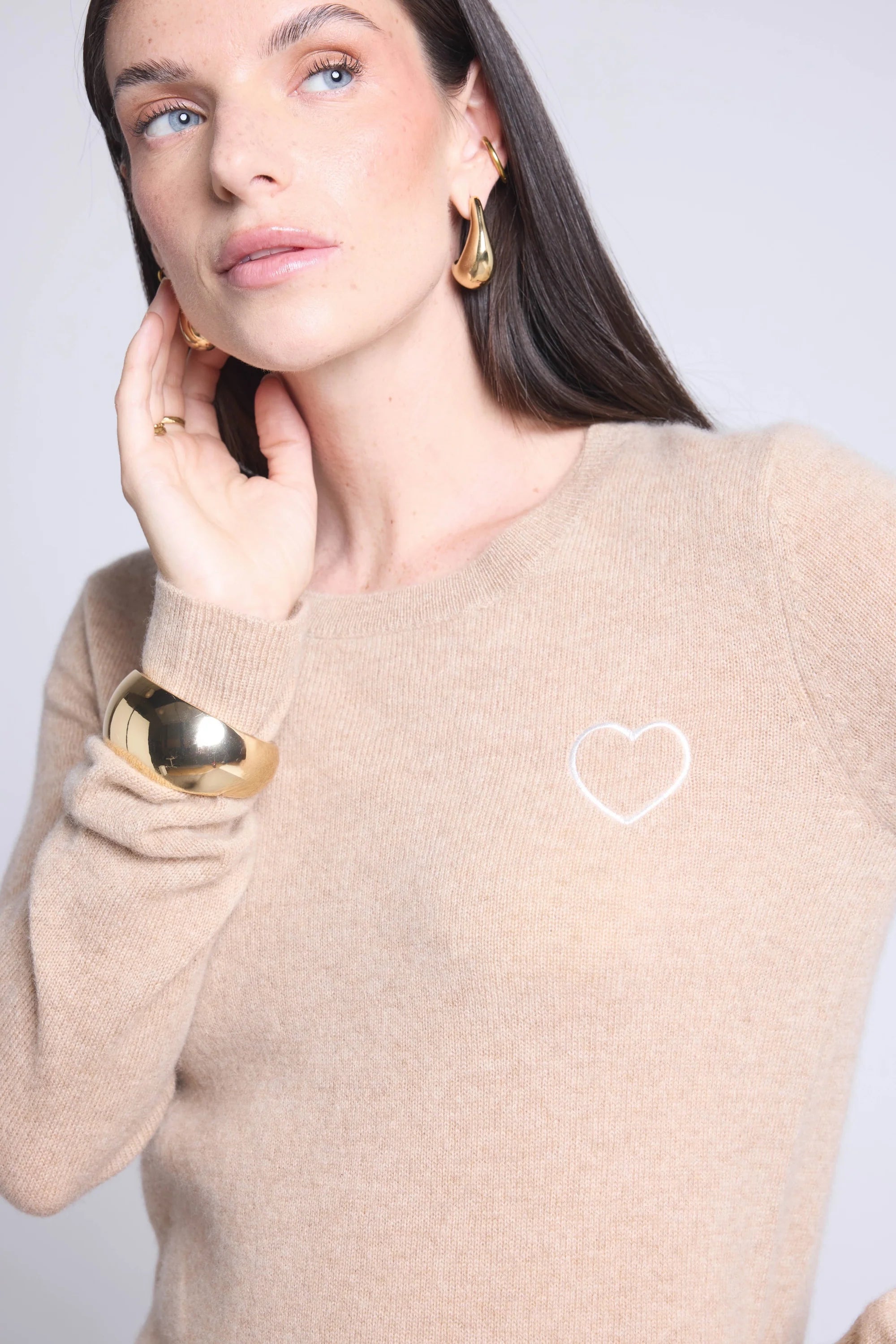 Jersey de cuello redondo corazón bordado Anubis - Beige crema blanco - Mujer
