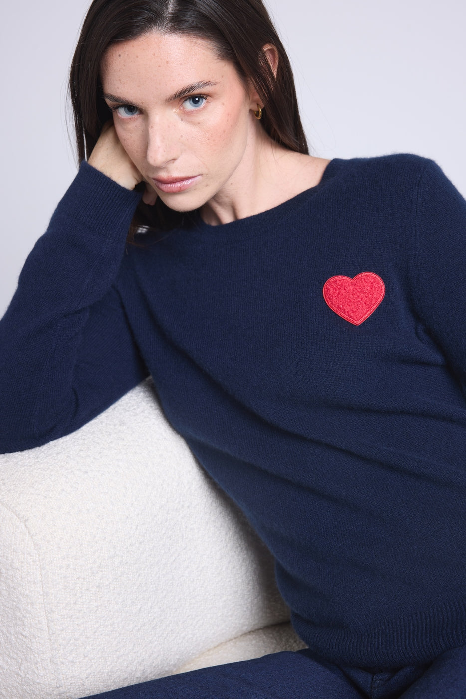 Jersey de cuello redondo con corazón y pompón Anubis - Azul marino rojo - Mujer