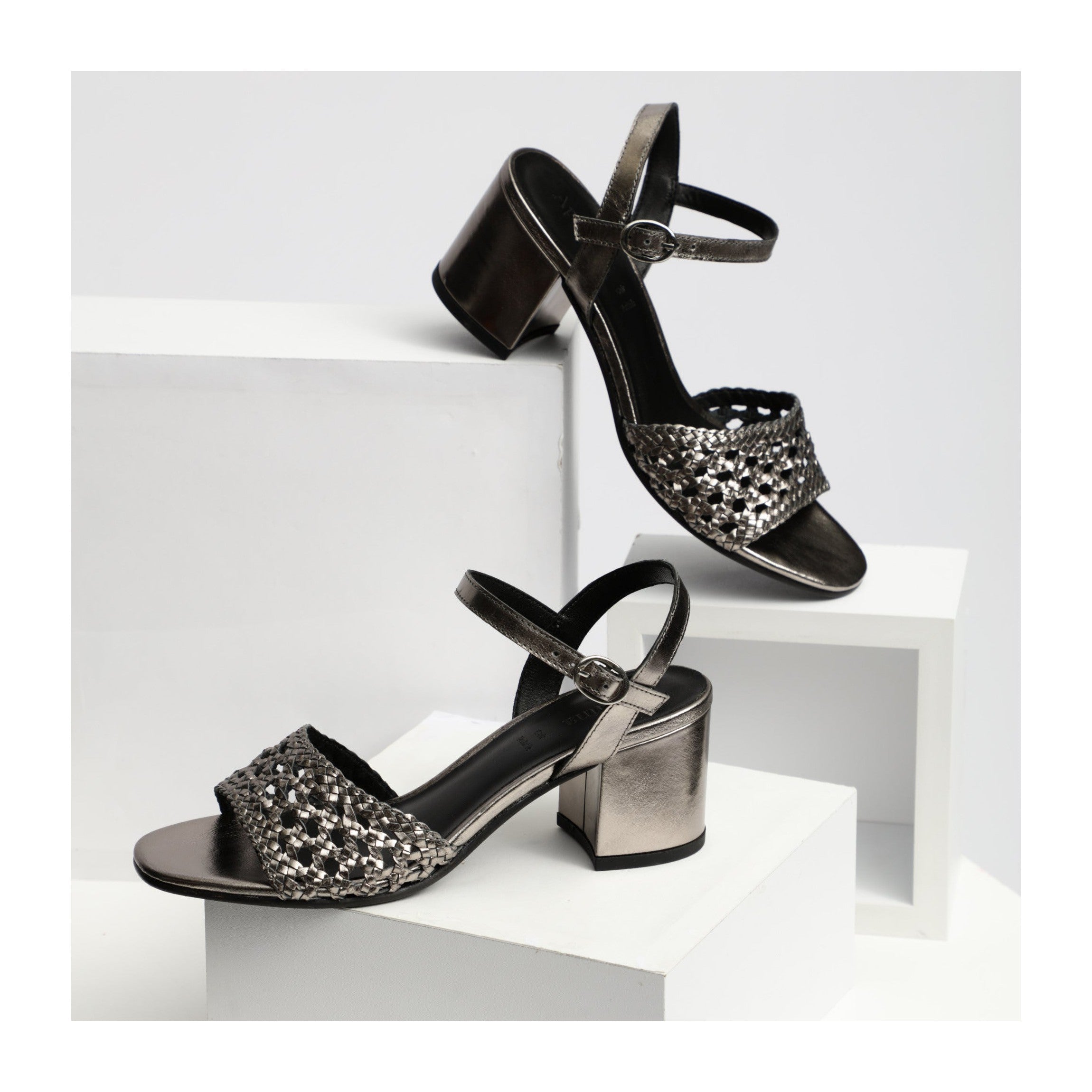 Apolina - Sandales A Talon Romane - Gris