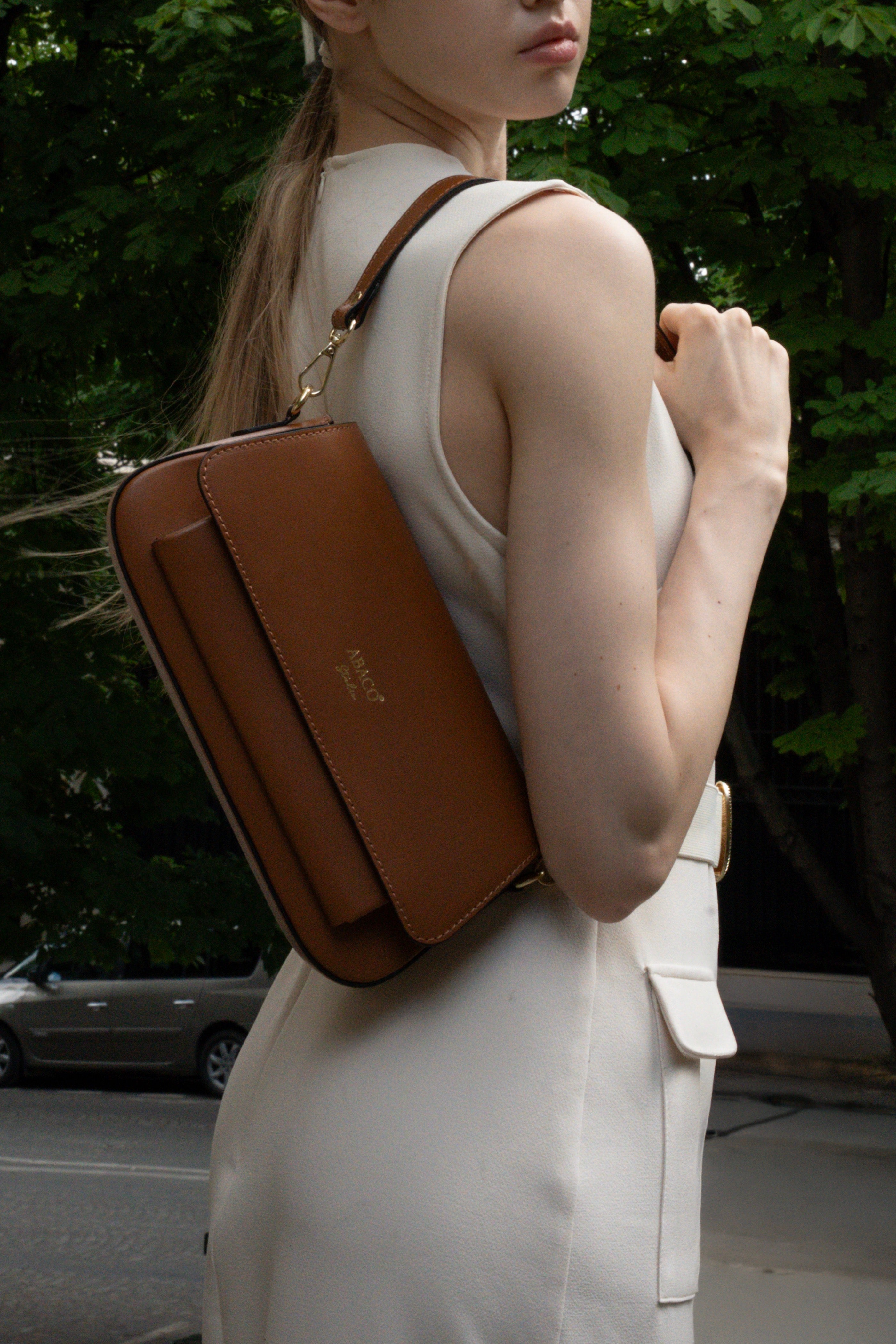 Lior Shoulder Bag - Camel