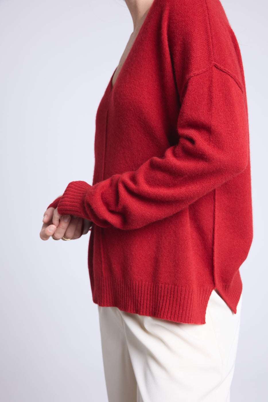 Pull Col V Oversize Coutures Aura - Rouge Bordeau - Femme