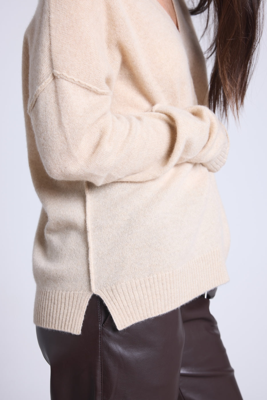 Pull Col V Oversize Coutures Aura - Beige Creme - Femme