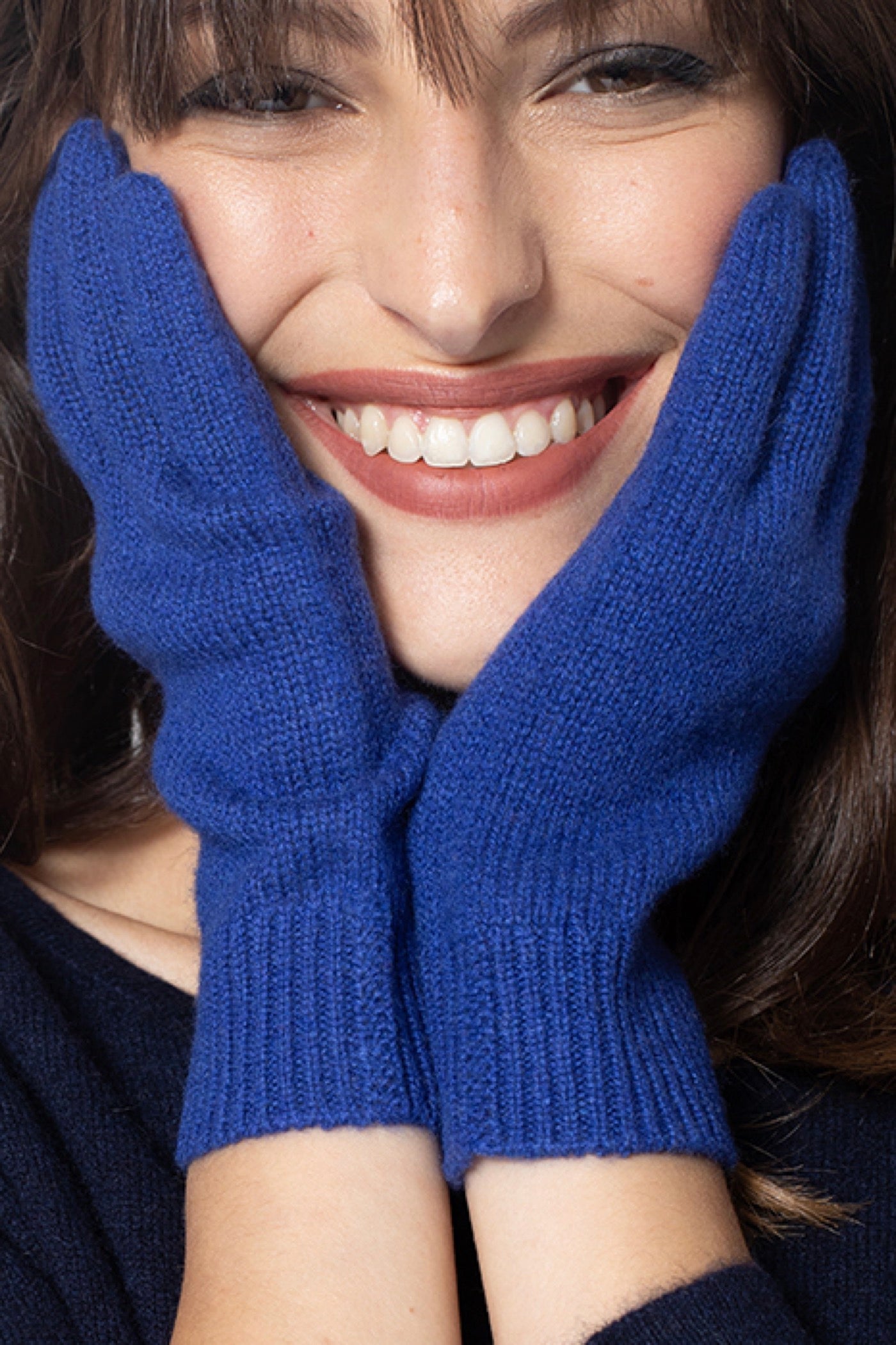 4-Ply Roc Gloves - Outremer - 100% 4-Ply Cashmere - Jersey
