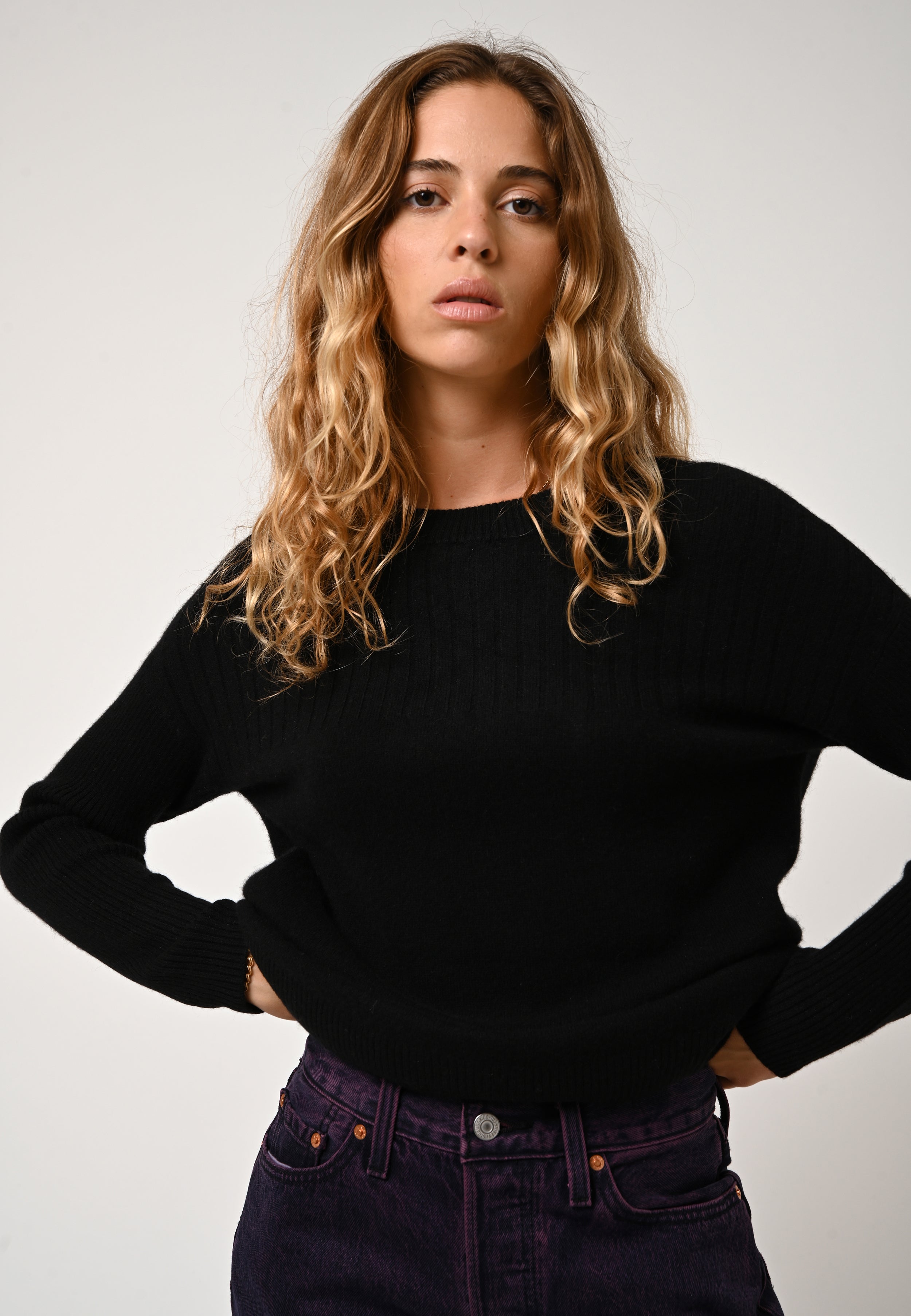 Daria Crew Neck Jumper - Black - 100% Cashmere 2-Ply