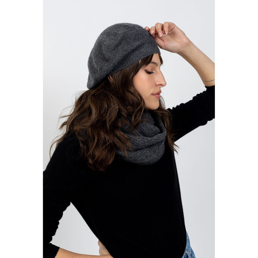 Berret Liwi Gris Oscuro, Jersey, 100% Cachemira, 4 Hilos - Accesorio