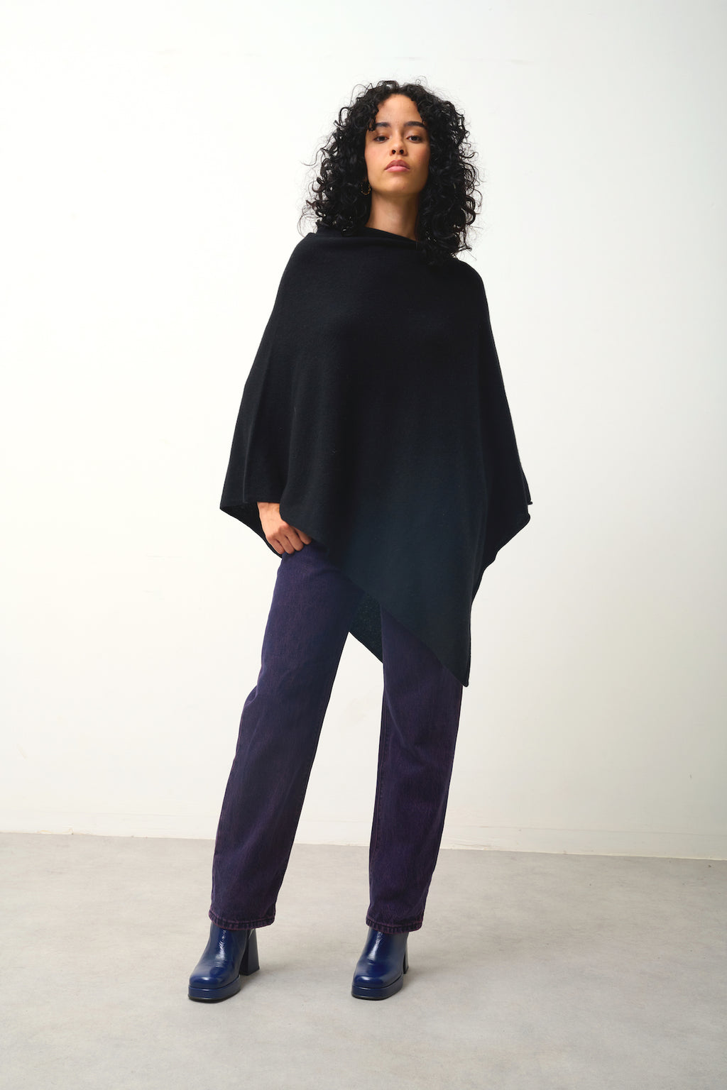 Poncho - Carra - Black