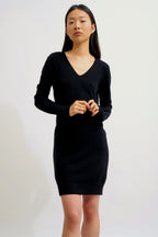 Vestido con cuello en V - Capelet - Negro