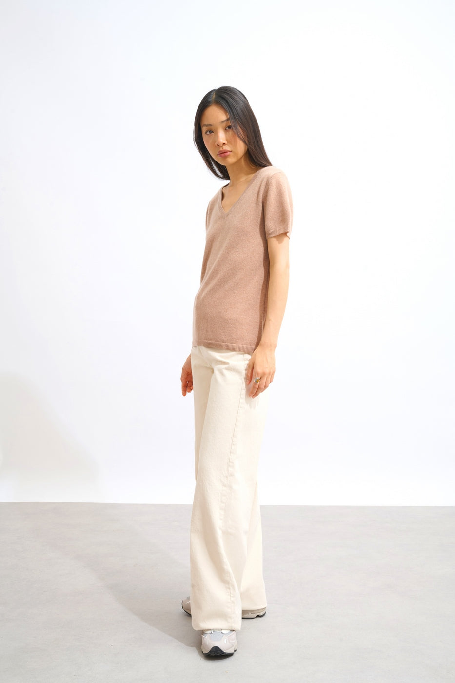 V-Neck T-Shirt - Kali - Mottled Camel