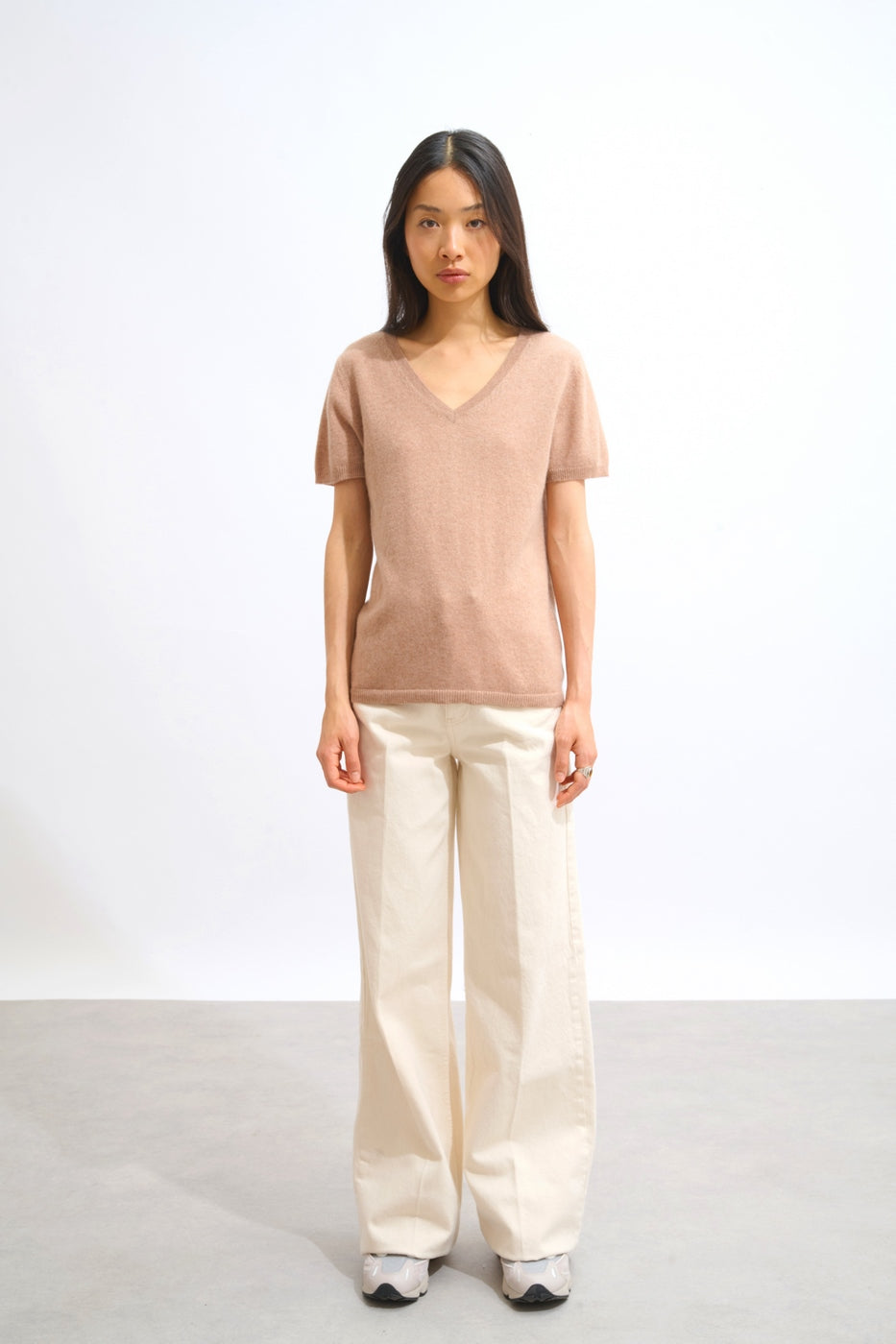 V-Neck T-Shirt - Kali - Mottled Camel