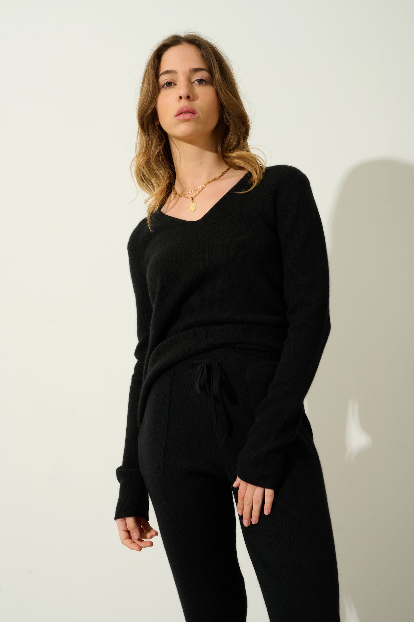 V-Neck 4-Ply Jumper - Chelsea - Black