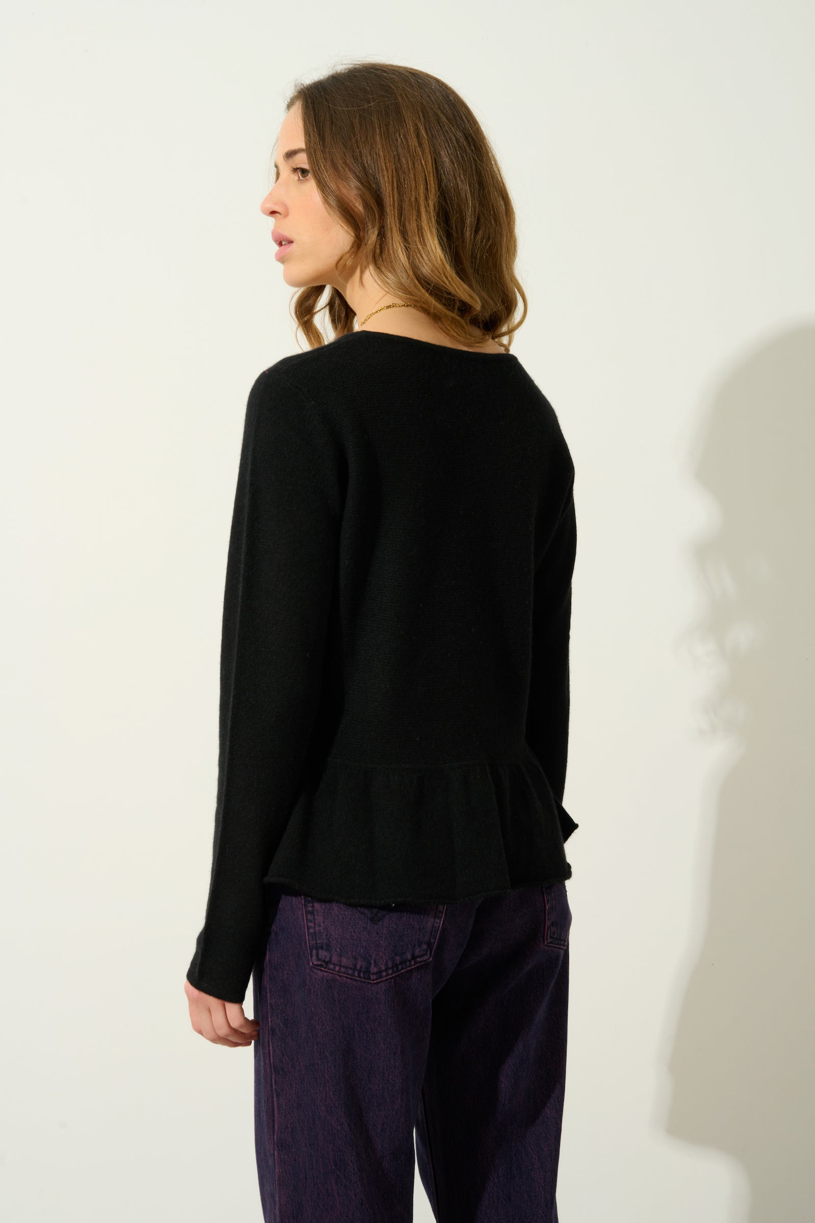 Round-Neck Jumper with Flounced Hem - Cadair - Black