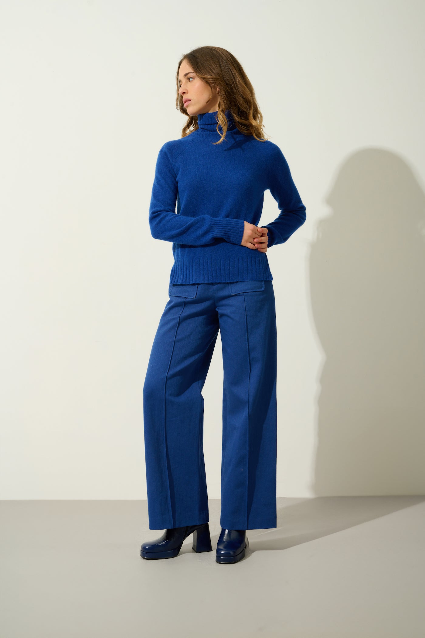 Jersey Cuello Alto Cassy - Outremer - 100% Cachemira 2 Hilos - Mujer