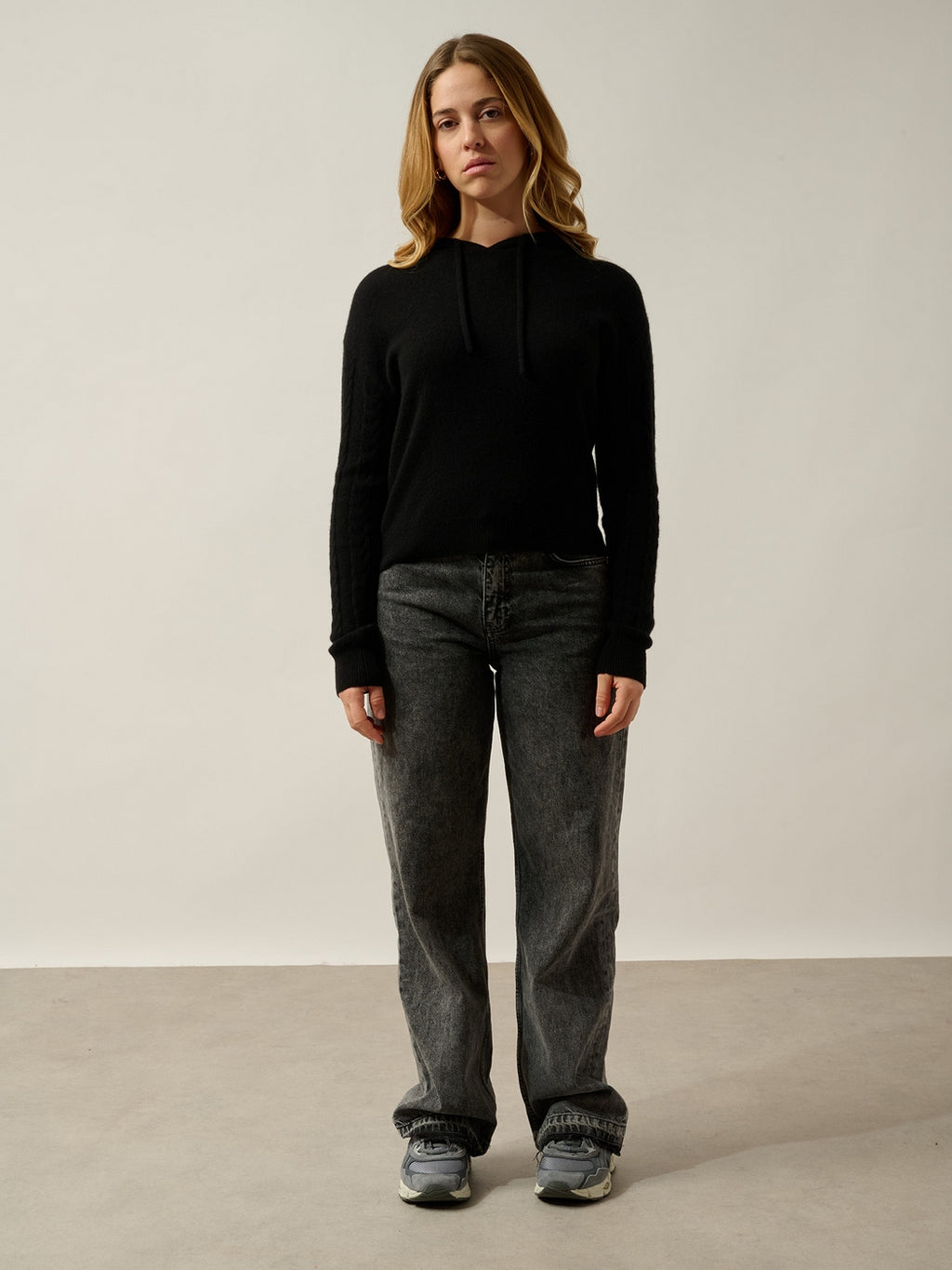 Svalinna Hooded Jumper - Black