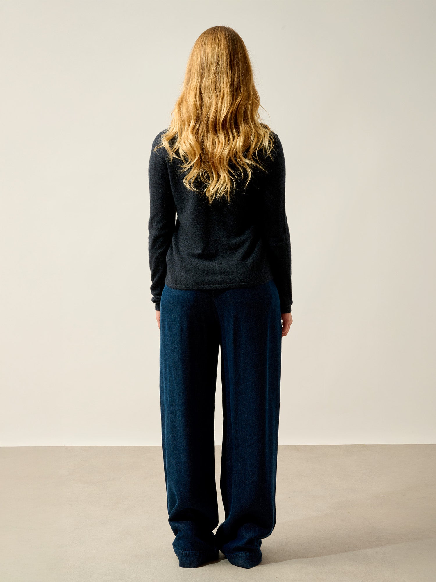 Cardigan Col V Chalais - 100% Cachemire, 2 Fils - Caviar - Femme