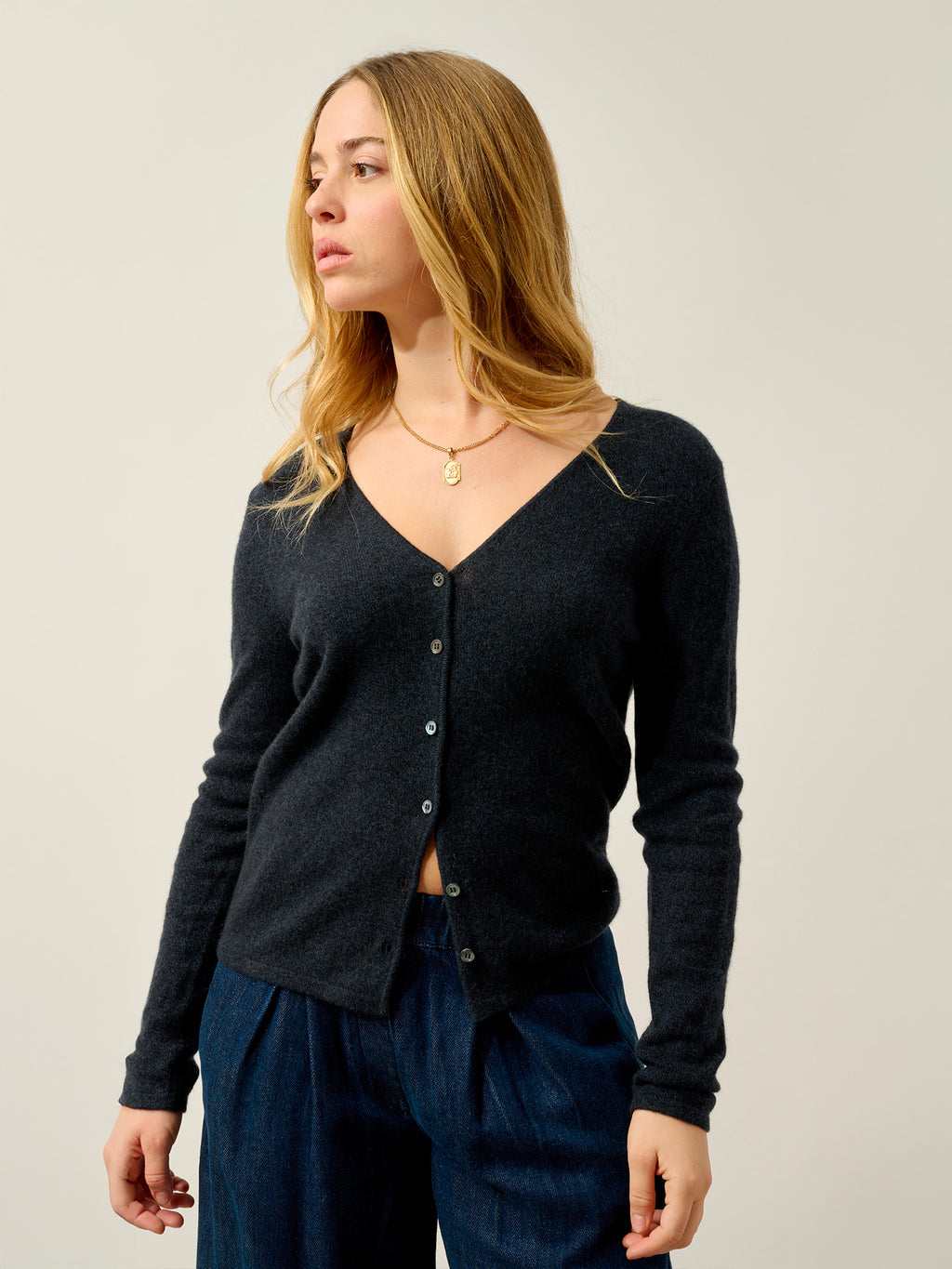 Cardigan Col V Chalais - 100% Cachemire, 2 Fils - Caviar - Femme