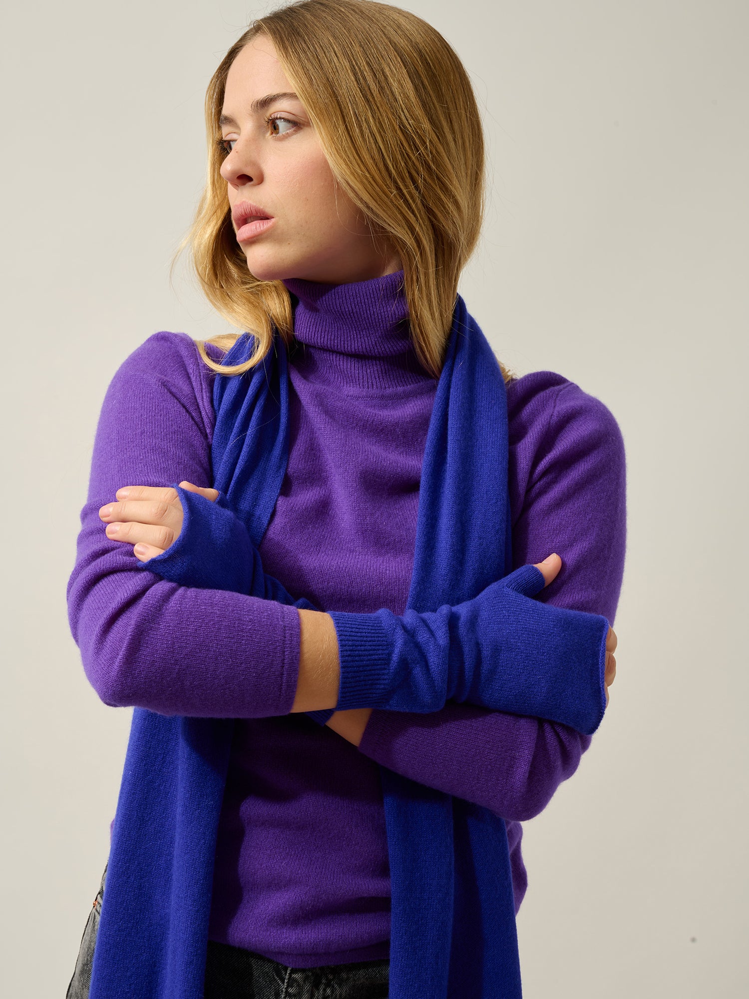 Serre Mittens - Indigo