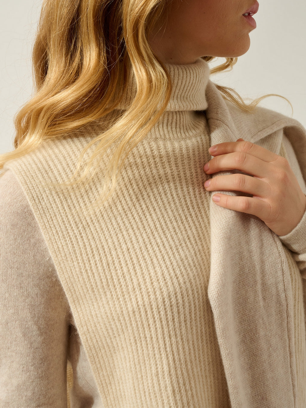 Open Poncho Roll Neck 4 Fils Siv - Oat