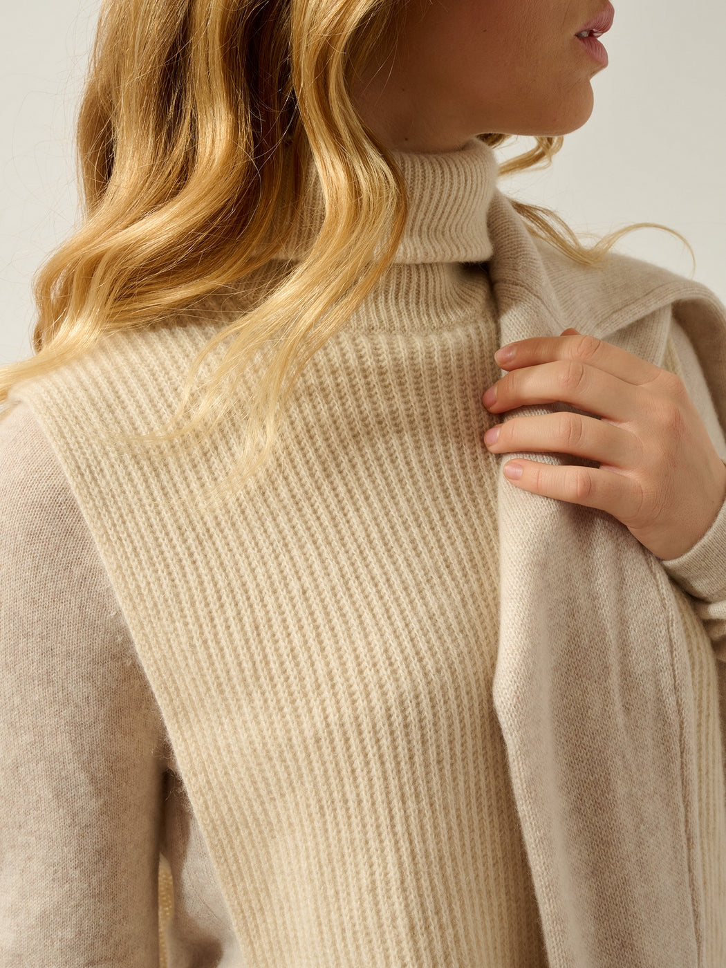 Open Poncho Roll Neck 4 Fils Siv - Oat