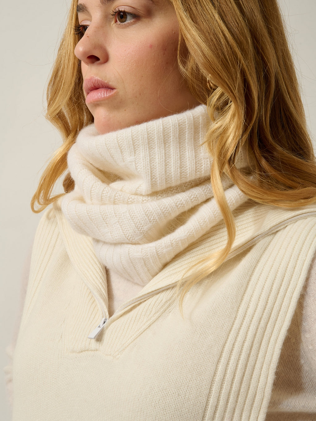 Poncho Ouvert Col Camionneur 4 Fils Elin - Ivoire