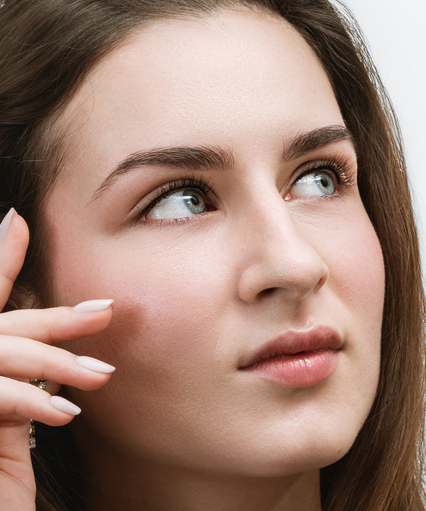Maquillaje Permanente - Línea de Pestañas Inferior o Superior - Tratamiento en Instituto