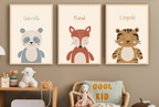 Pósteres personalizados - Animales: retratos ilustrados de un panda, un zorro y un tigre, etiquetas con sus nombres en la parte superior.