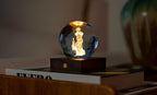 Gingko Design – Amber Crystal Light - Golf, een nachtlampje in de vorm van een kristallen bol