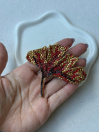 Broche Xavier Loubens Vintage - Hoja Dorada Y Strass Rojo