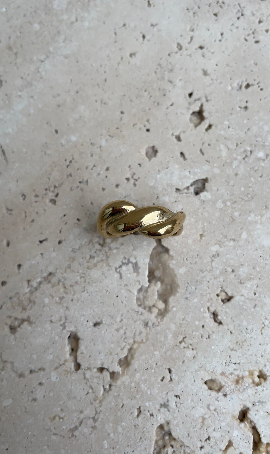 Ring Twisted