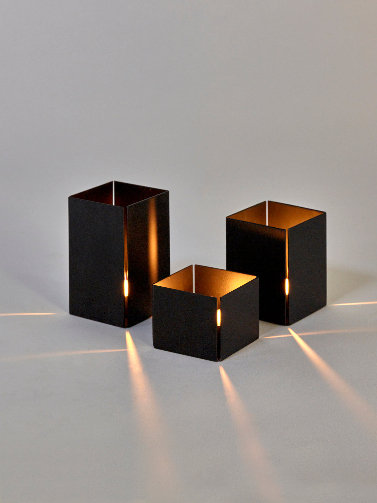 Tealight Holder L - Black Square Line - By Loïc Willemot