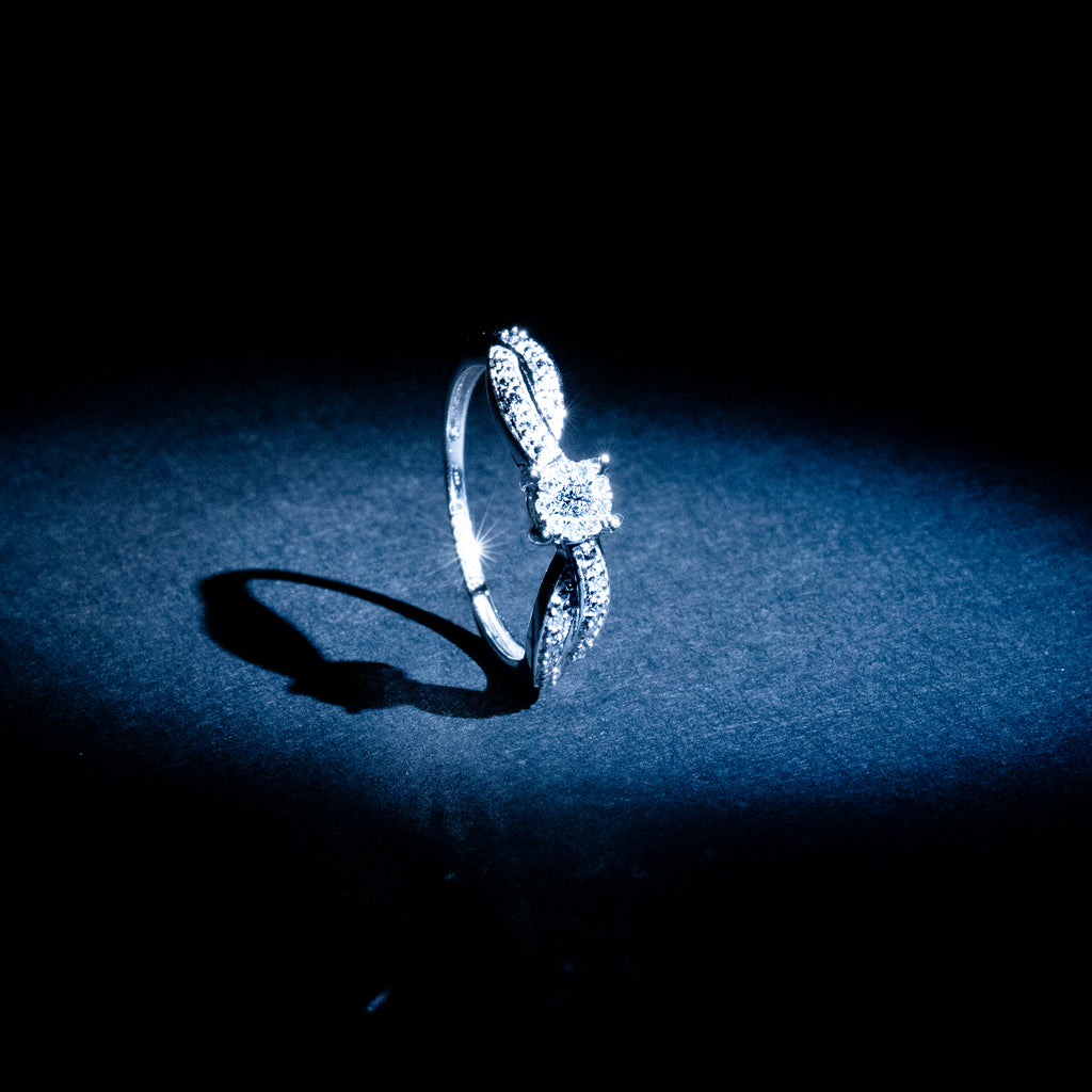 "Eclat Joli" Ring, Diamond 0.12/18 - White Gold 375/1000