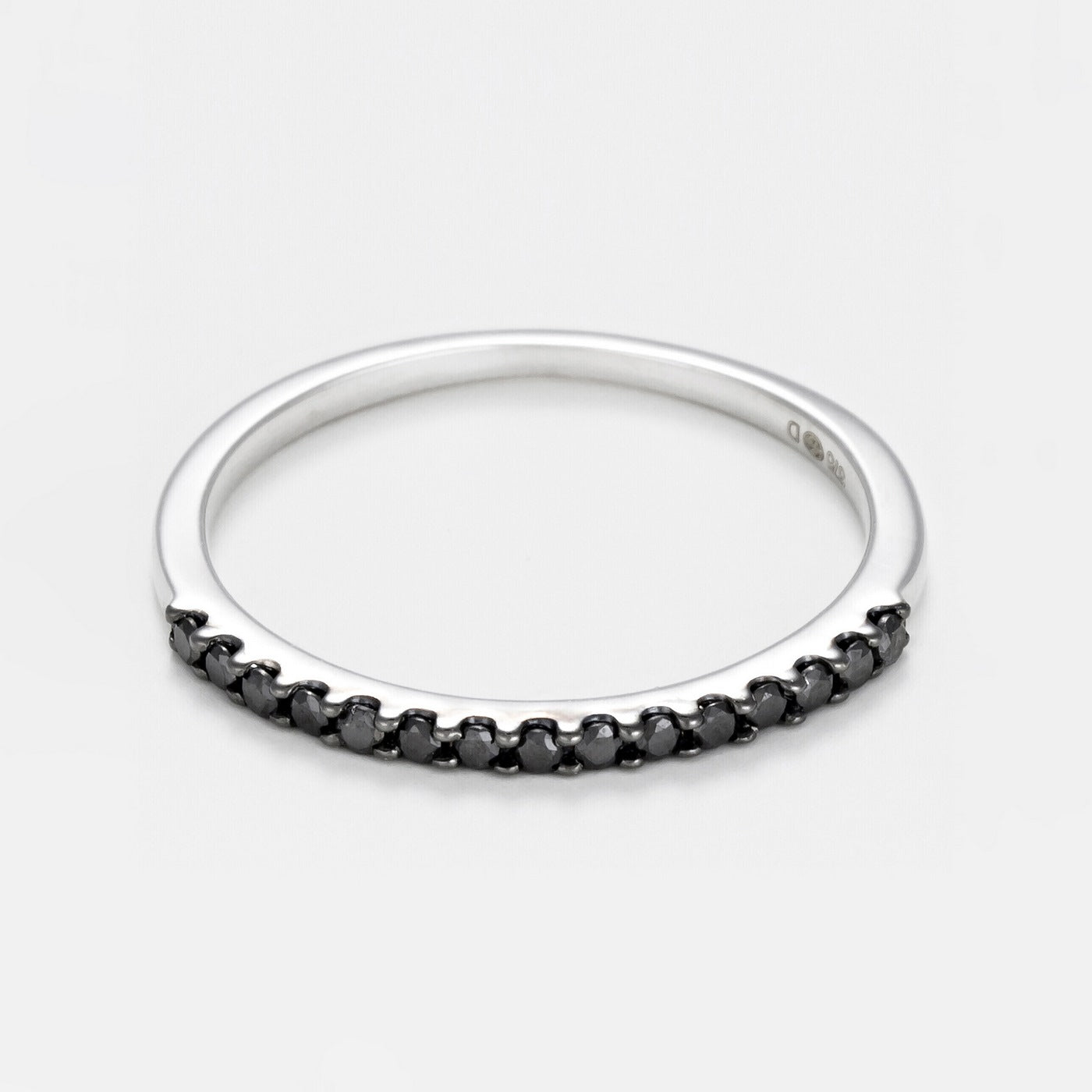 "Sobriété" Ring, Black 0.14Ct/15 - 375/1000 White Gold