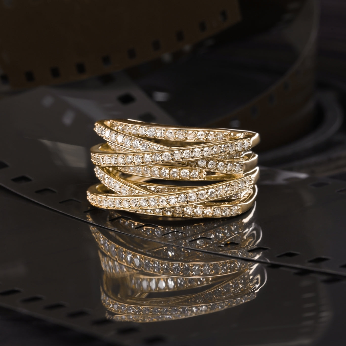 "New Entrelacs Candides" Ring, Diamonds: 0.99Ct/165 - 375/1000 Yellow Gold