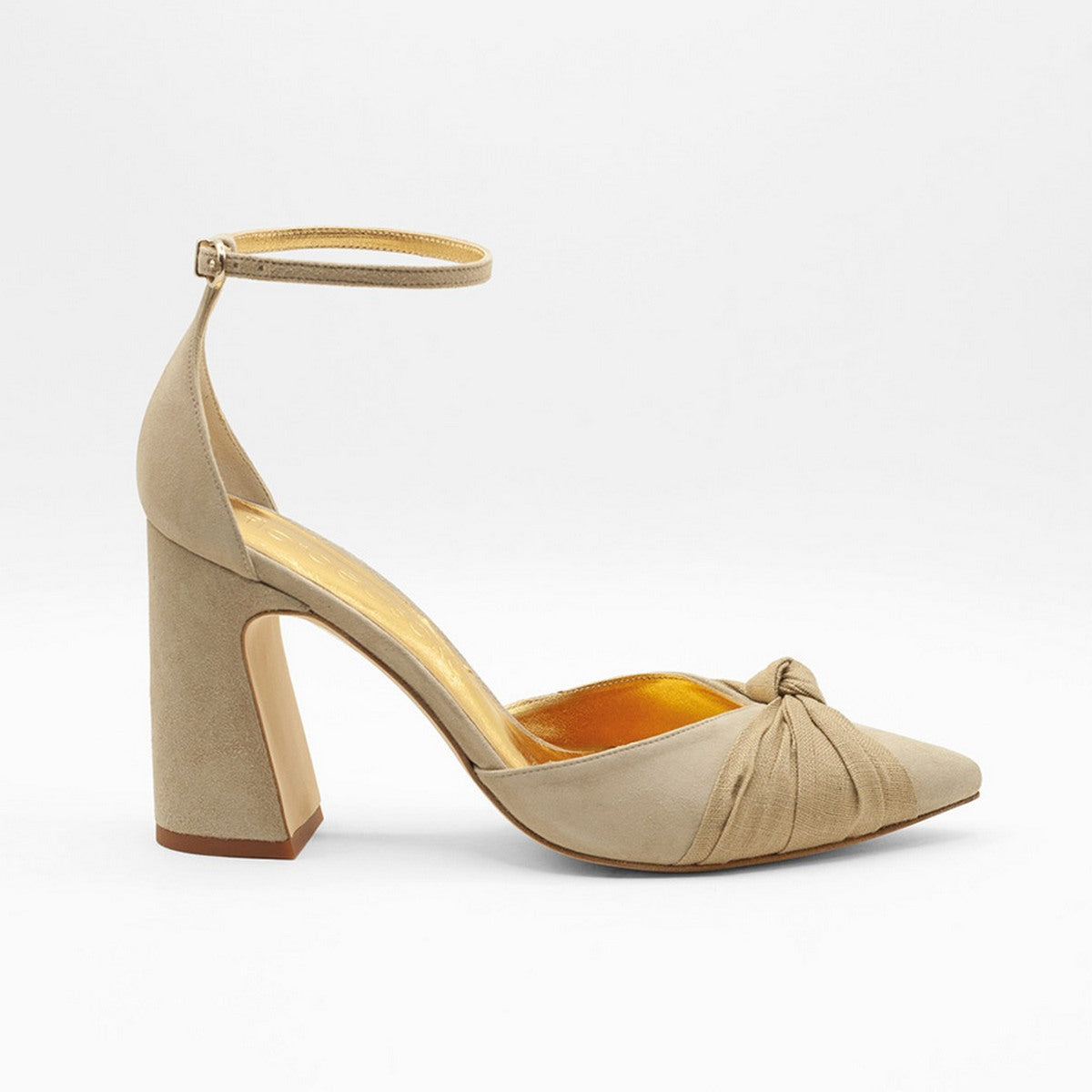 Babuska 9 Heno - Beige Heeled Shoes