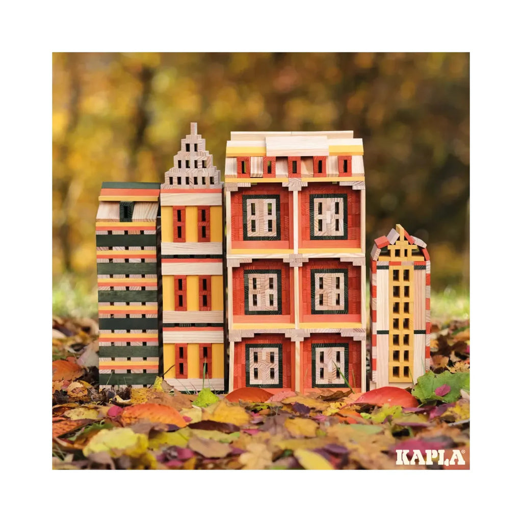 KAPLA – Fass mit 200 Holzplättchen – Herbstausgabe in Grün, Gelb, Orange und Natur