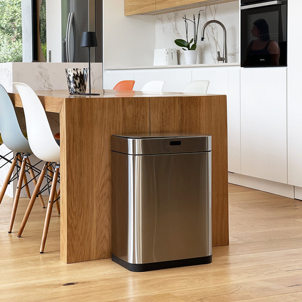 Papelera de cocina automática de diseño SUPERIOR 60L en acero inoxidable con flejes