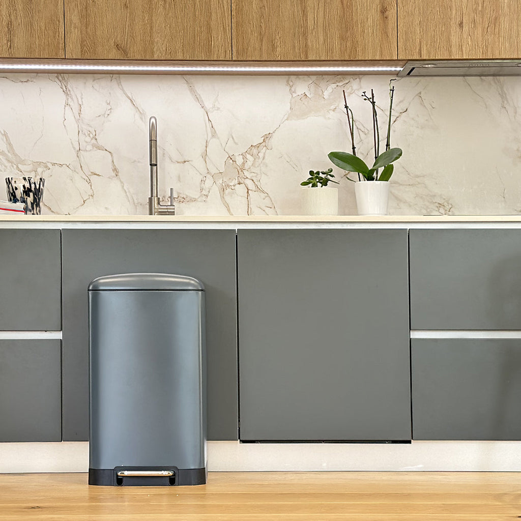 Papelera con pedal Greenwich de acero inoxidable - 40L - Gris