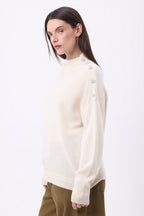 Jersey de cuello alto con joyas Baya - Blanco-botones plateados - Mujer