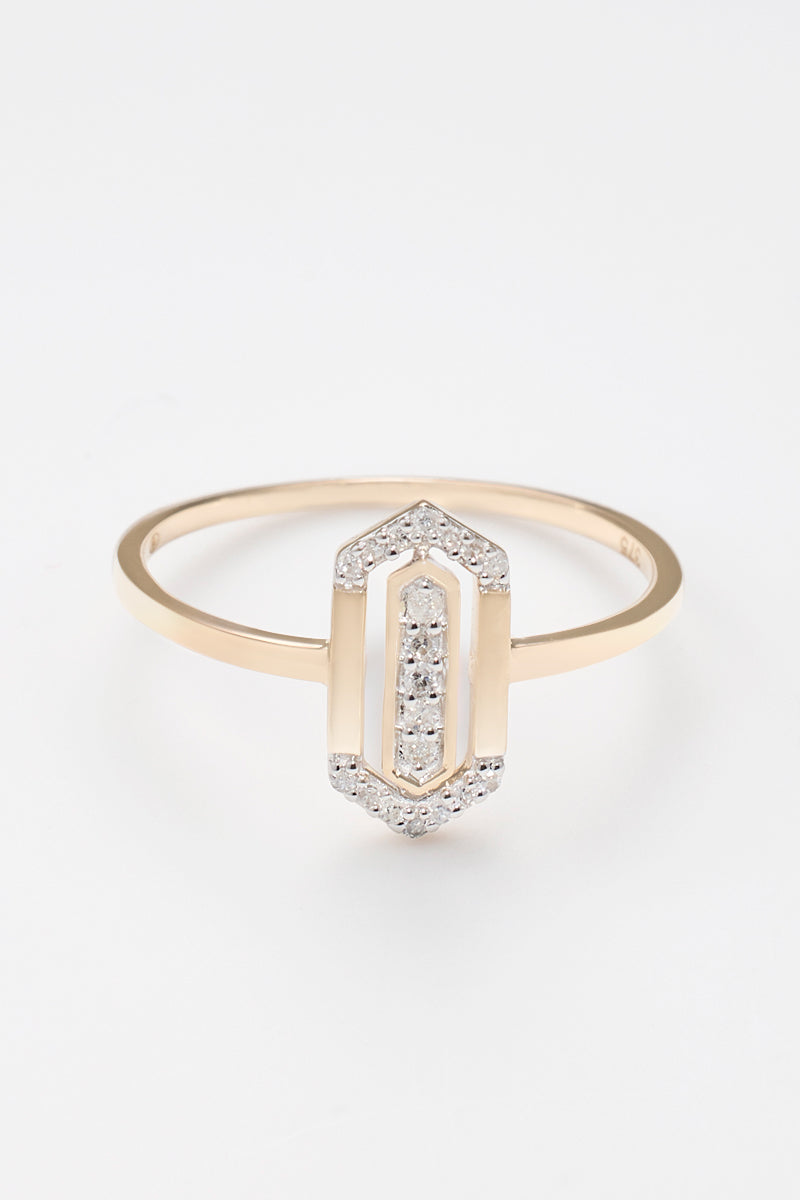 "Charmed" Ring D0,070/19