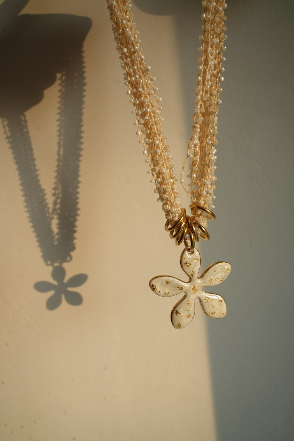 Flower Necklace - Matt Beige