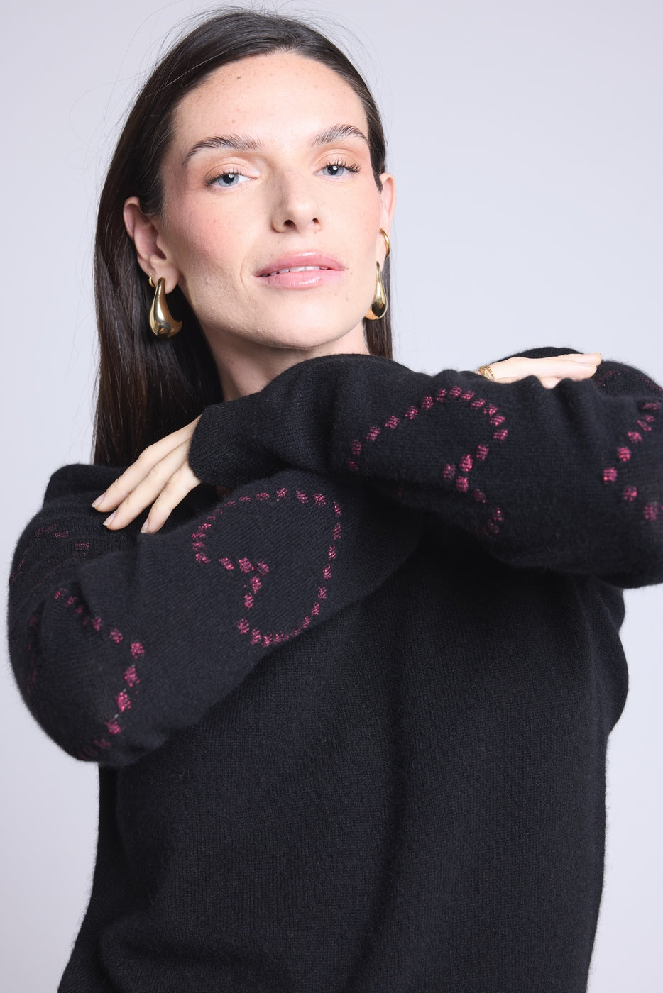 Jersey de cuello redondo con corazones de bolitas de cachemira Bea - Negro rosa lurex - Mujer