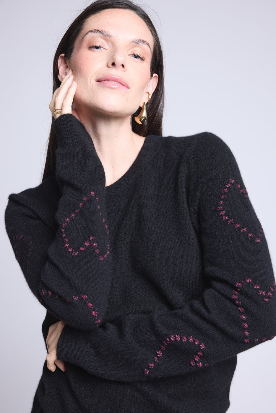 Jersey de cuello redondo con corazones de bolitas de cachemira Bea - Negro rosa lurex - Mujer
