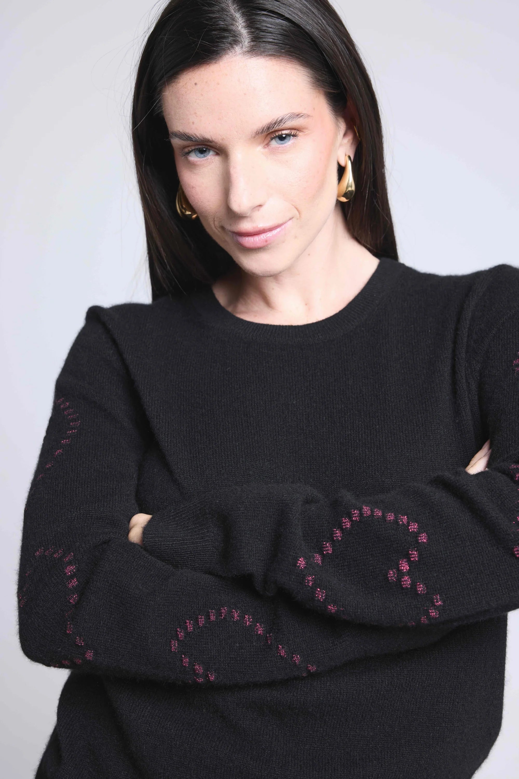 Jersey de cuello redondo con corazones de bolitas de cachemira Bea - Negro rosa lurex - Mujer