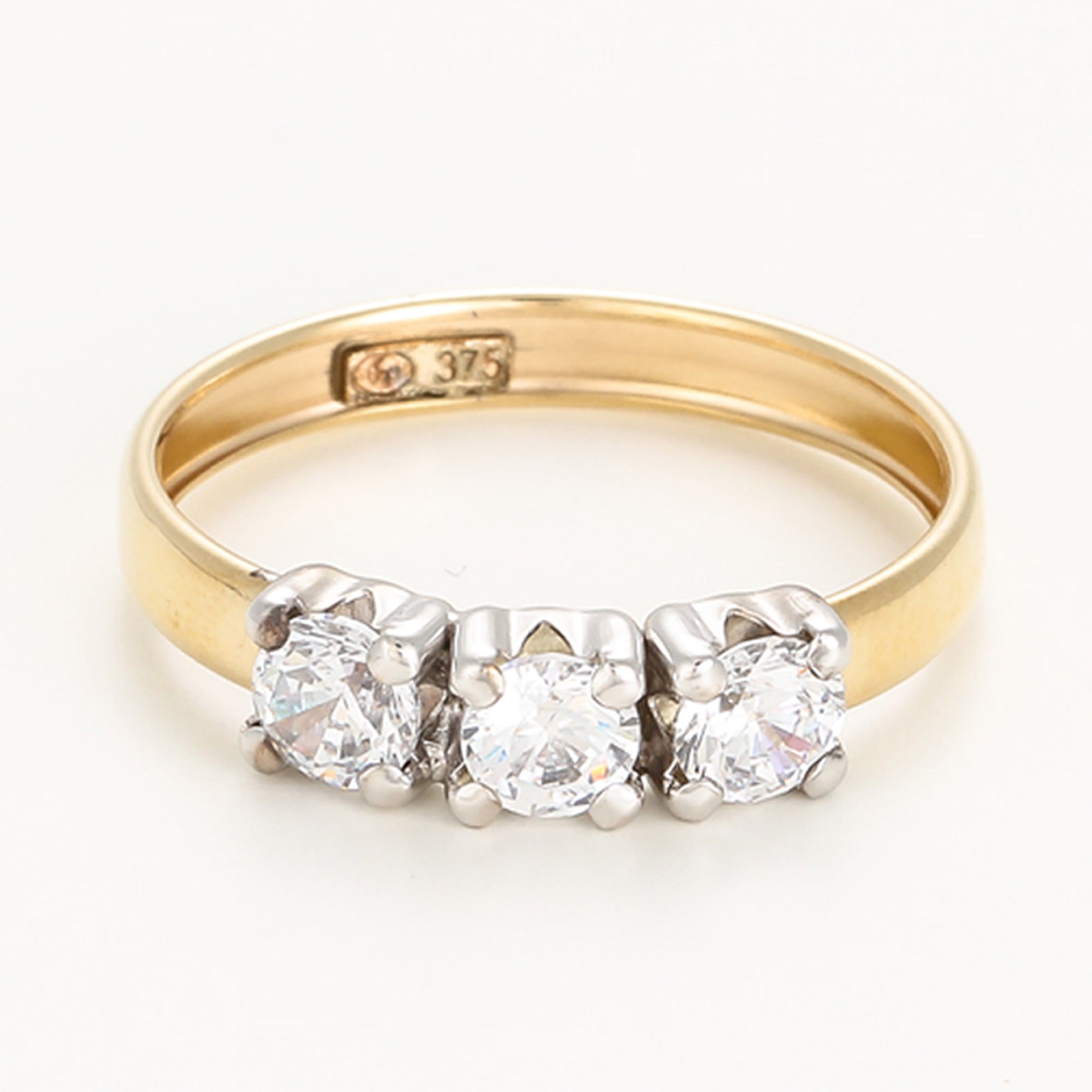 Anillo " Trio De Pierre " Oro Amarillo 375/1000 y Circonio