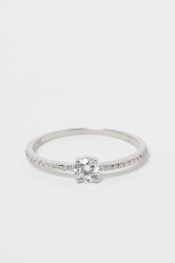 Anillo “Charme” – Oro blanco 375/1000 y circonio