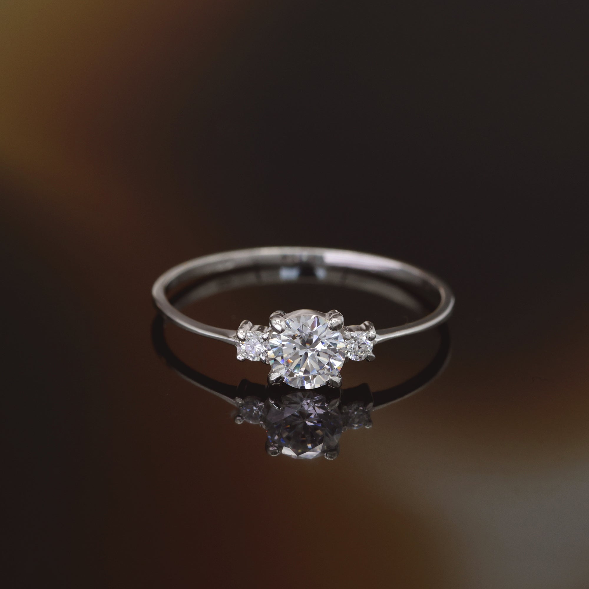 Anillo “Intuition” Oro blanco 375/1000 y circonio