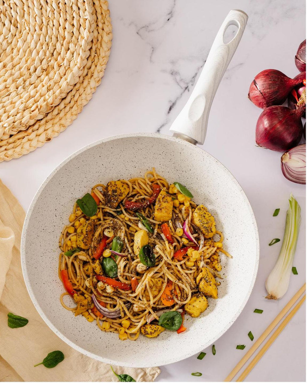 Plato para wok/pasta Ø 28 cm con mango de madera blanca natural « Stonewhite »