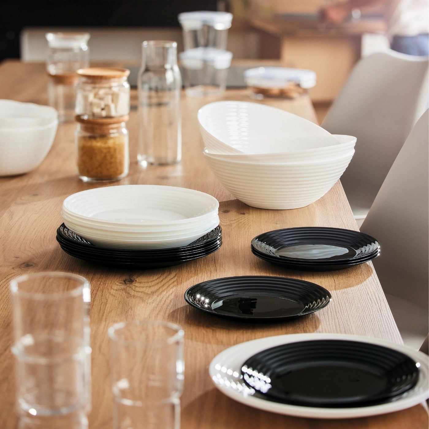 Harena - 18-Piece Tableware Set - Extra-Resistant Opal Glass - Black - Luminarc