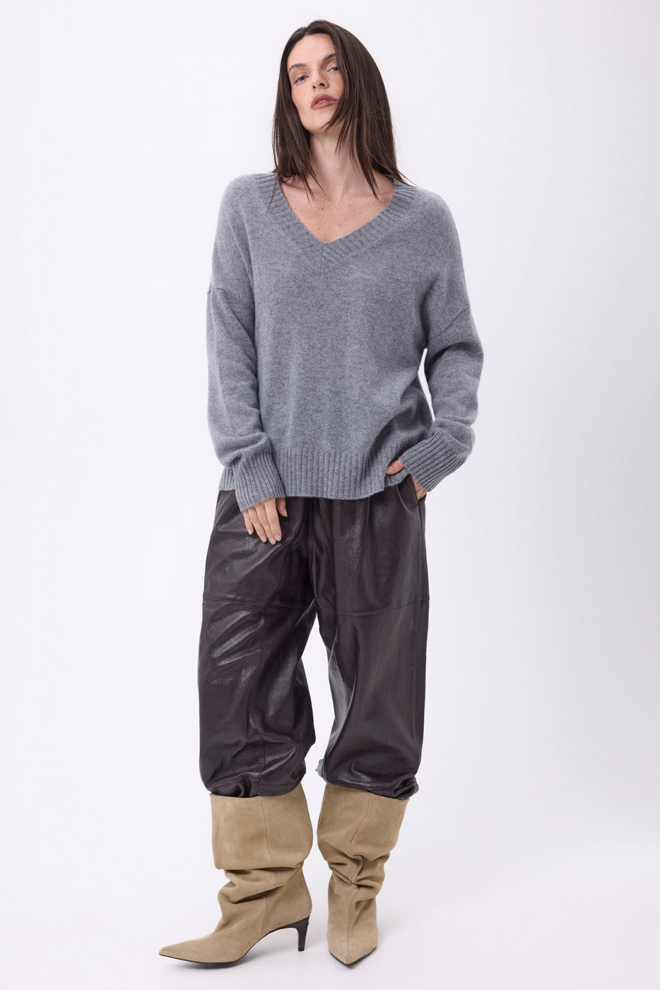 Jersey oversize de cuello en V de canalé grueso Blind - Gris oscuro - Mujer