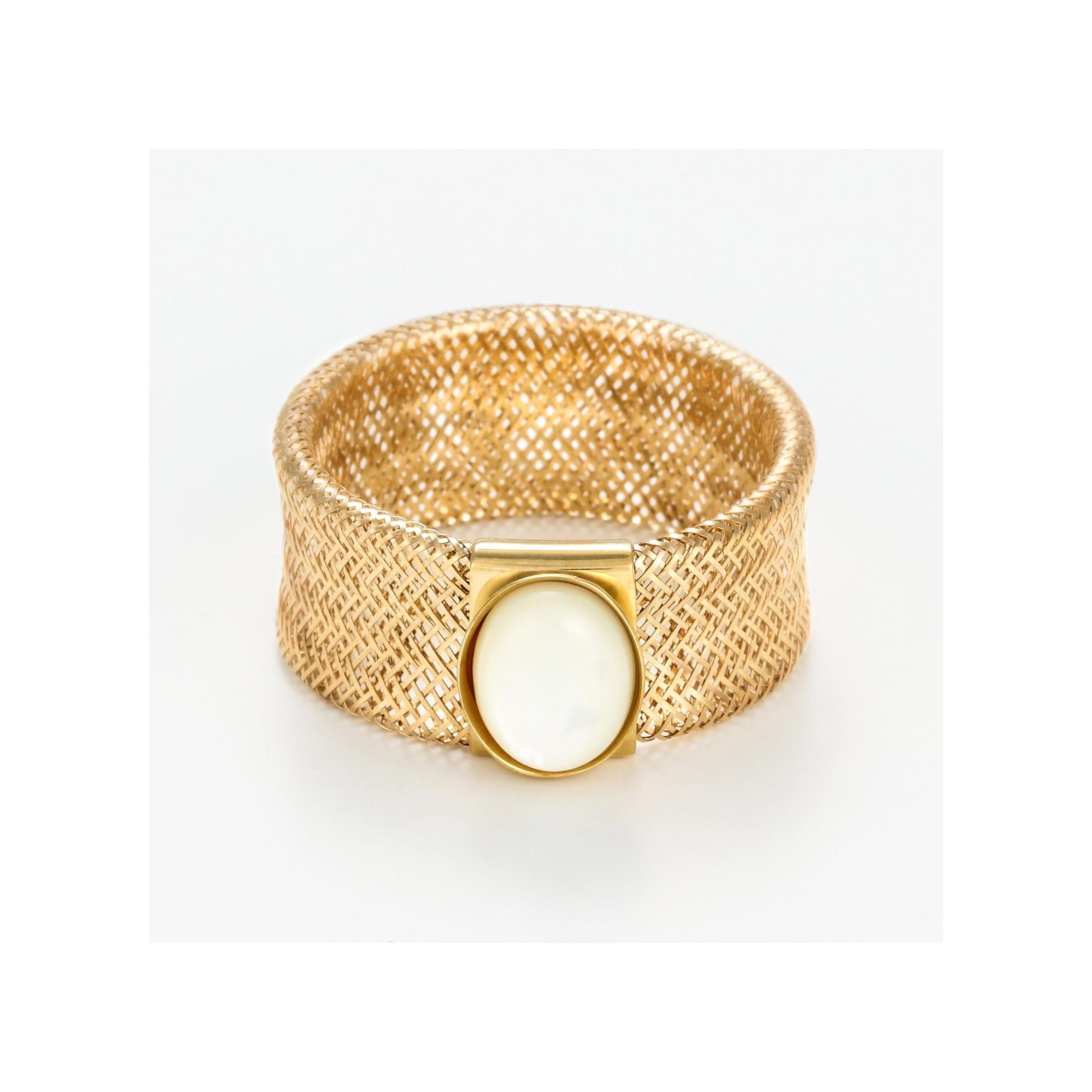Anillo “Nácar Flamboyante” Oro amarillo 375/1000