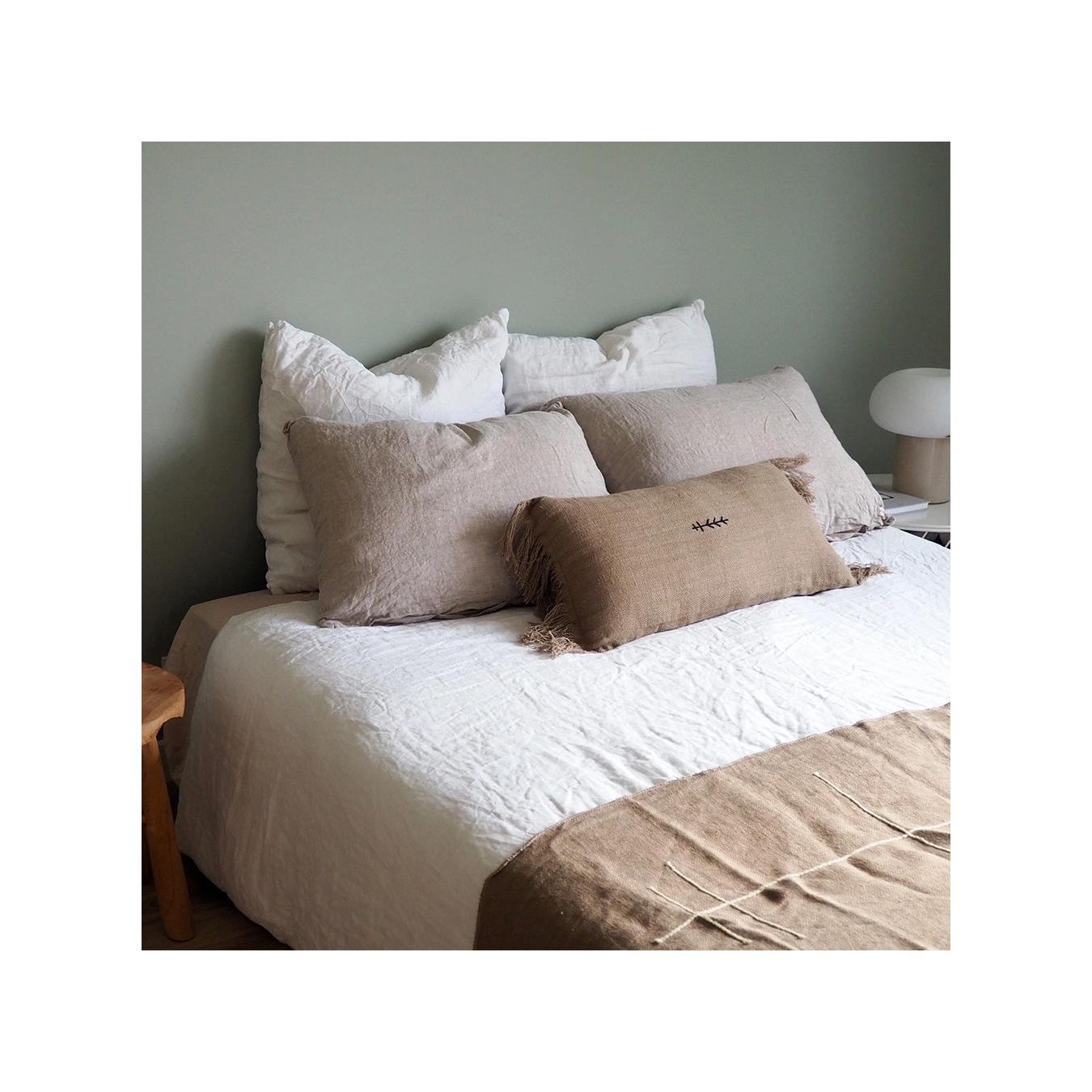Linen Throw with Hand Embroidery - Boreal - Mocha